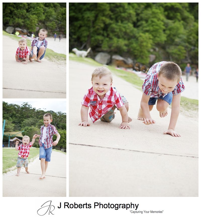 Brothers crawling - sydney family portrait photographer
